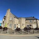 Old England - Part Of The The Bay Village With Pool, Gym And Direct Access, Pub, Restaurant, Tennis And Meadows Walks * Filey