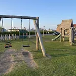 Casa de Férias Old England - Part Of The The Bay Village With Pool, Gym And Direct Access, Pub, Restaurant, Tennis And Meadows Walks *