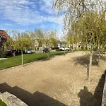 Old England - Part Of The The Bay Village With Pool, Gym And Direct Access, Pub, Restaurant, Tennis And Meadows Walks