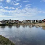 Old England - Part Of The The Bay Village With Pool, Gym And Direct Access, Pub, Restaurant, Tennis And Meadows Walks Casa de Férias *