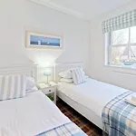 Old England - Part Of The The Bay Village With Pool, Gym And Direct Access, Pub, Restaurant, Tennis And Meadows Walks Casa de Férias *