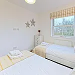 Casa de Férias Old England - Part Of The The Bay Village With Pool, Gym And Direct Access, Pub, Restaurant, Tennis And Meadows Walks Filey