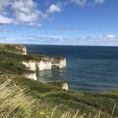 펜션 Old England - Part Of The The Bay Filey Village With Pool, Gym And Direct Access, Pub, Restaurant, Tennis And Meadows Walks Reighton