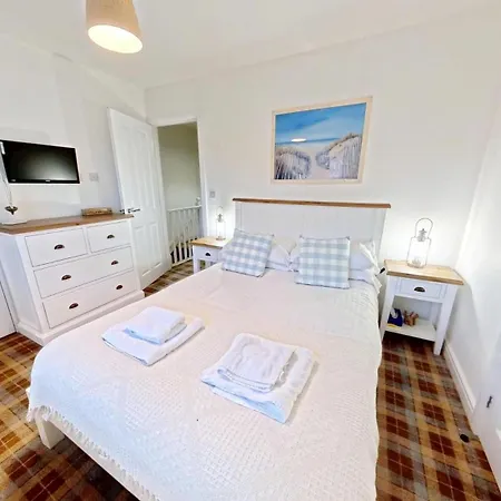 Semesterbostad Old England - Part Of The The Bay Village With Pool, Gym And Direct Access, Pub, Restaurant, Tennis And Meadows Walks